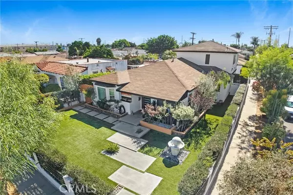 Los Angeles, CA 90003,402 E 94th