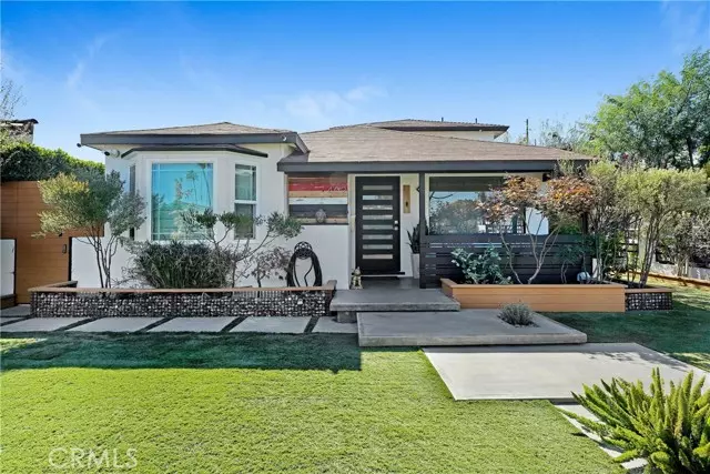 Los Angeles, CA 90003,402 E 94th