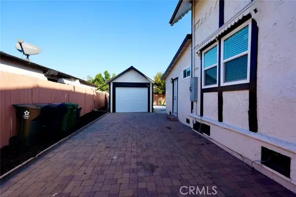 Compton, CA 90220,125 E Alondra