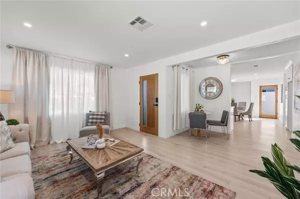 Downey, CA 90242,8502 Comolette