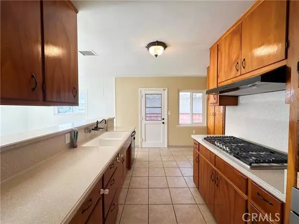 Downey, CA 90242,10253 Branscomb Street