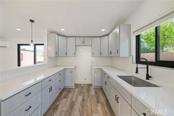 Palm Springs, CA 92262,717 W Gateway