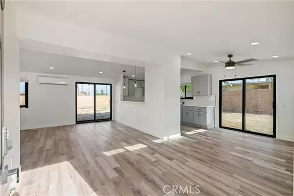 Palm Springs, CA 92262,717 W Gateway