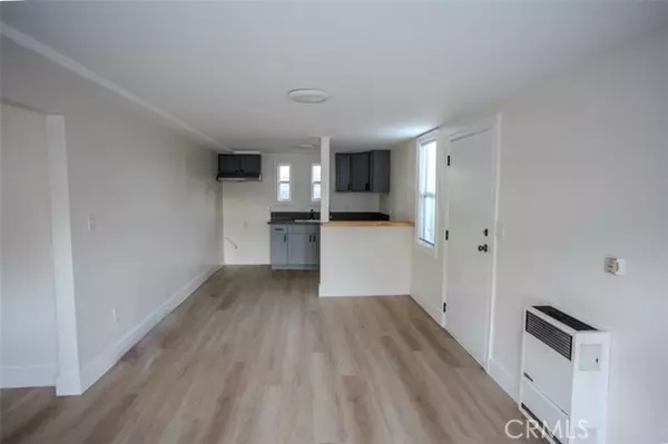 Los Angeles, CA 90003,433 W Century