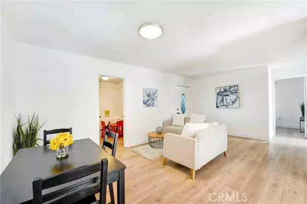 Los Angeles, CA 90003,230 E 75th Street