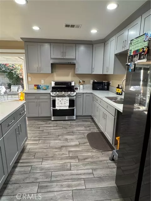 Pomona, CA 91766,1044 E Dorset Avenue