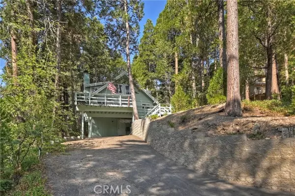 400 Terrace, Lake Arrowhead, CA 92352
