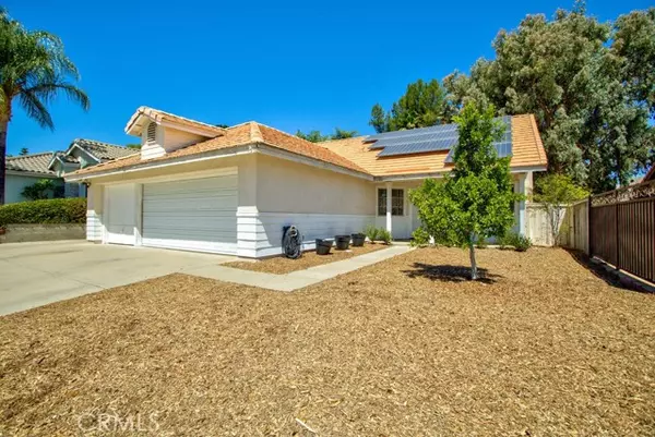 15319 Lakebreeze Lane, Lake Elsinore, CA 92530