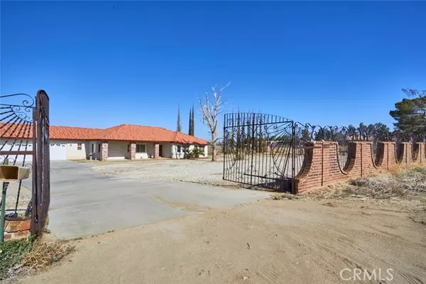 11077 Valle Vista Road, Phelan, CA 92371