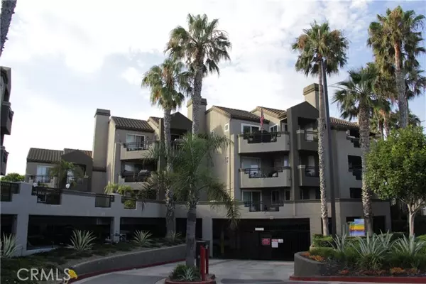 400 Lake Street #101, Huntington Beach, CA 92648