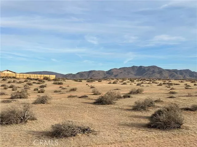 Apple Valley, CA 92307,0 Waalew