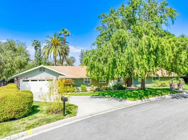 305 Eucalyptus Drive, Redlands, CA 92373