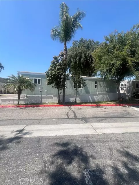 Fontana, CA 92377,15798 Slover #27