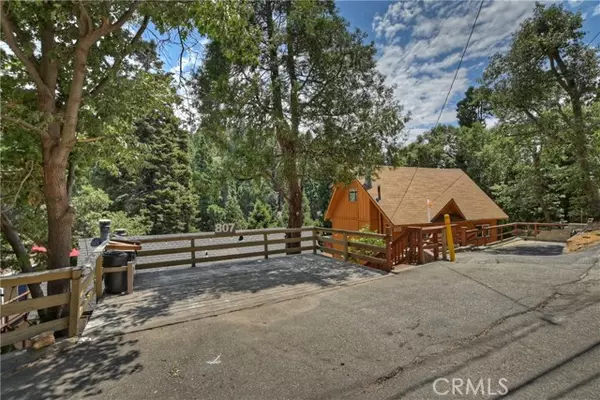 Lake Arrowhead, CA 92352,807 Virginia Court