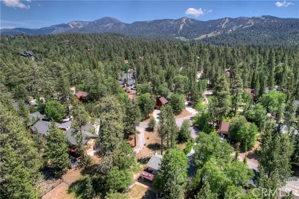 Big Bear Lake, CA 92315,1239 Alpenweg