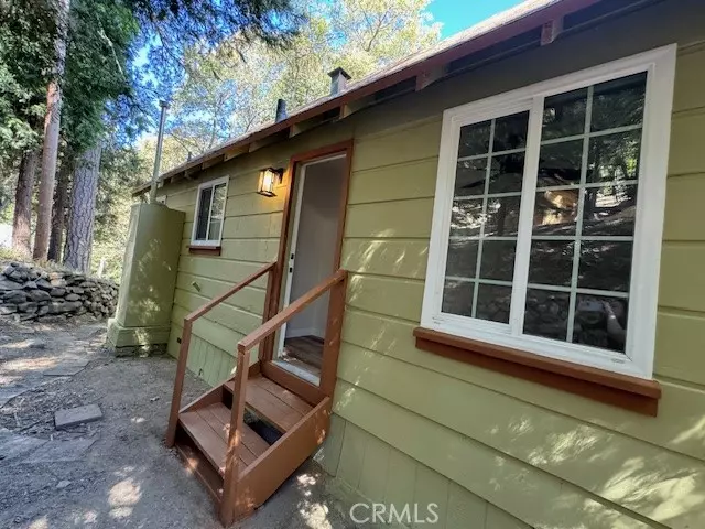 Crestline, CA 92325,24924 Huston Drive