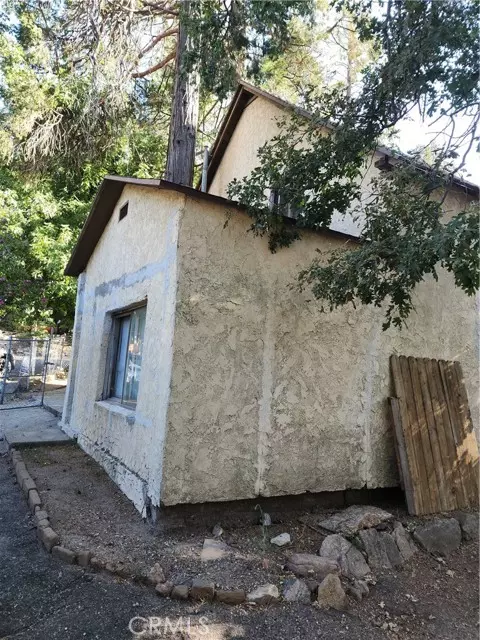 Crestline, CA 92325,23750 Shady Lane