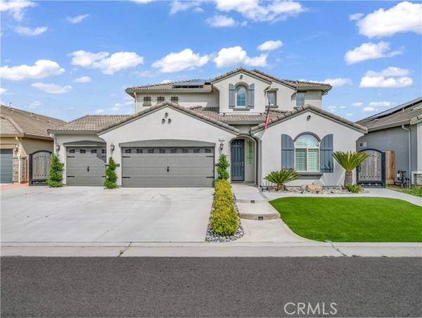 3745 Muscat Street, Dinuba, CA 93618