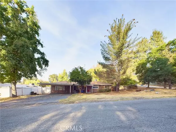 49701 Canoga Drive, Oakhurst, CA 93644