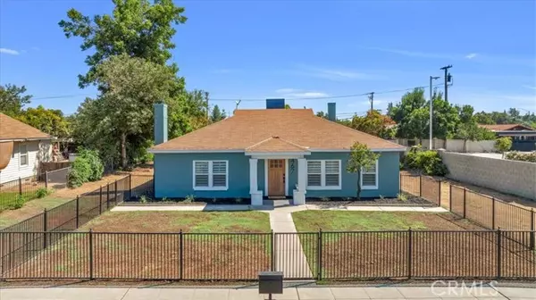 467 W Beechwood Avenue, Fresno, CA 93650