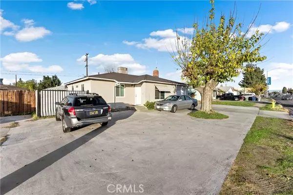 Clovis, CA 93612,435 Shaw Avenue