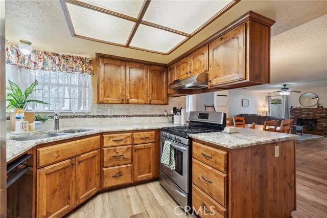 1045 Clover Lane, Hanford, CA 93230