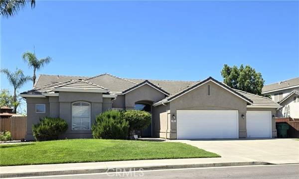 845 E Redwood Circle, Hanford, CA 93230