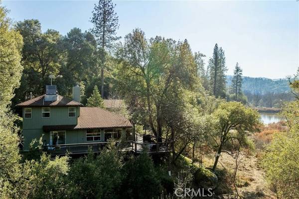 50748 Pineview Court, Oakhurst, CA 93644