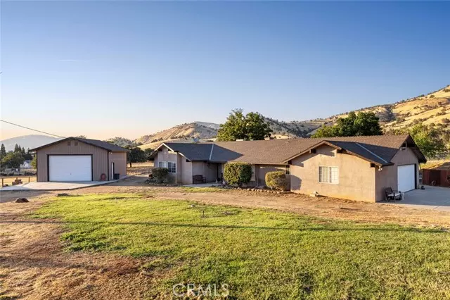 7214 Lupine Drive, Sanger, CA 93657