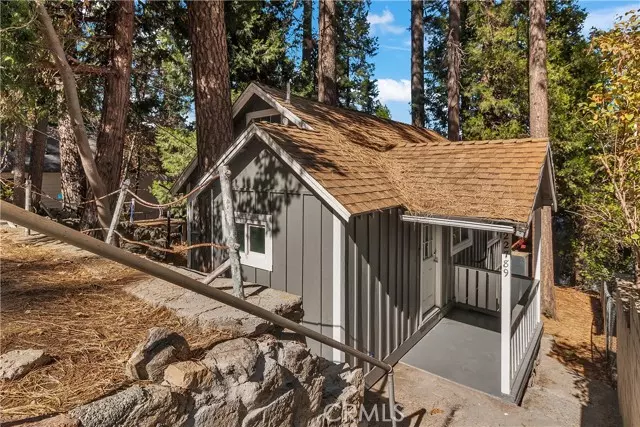 22789 Laurel Lane, Crestline, CA 92325