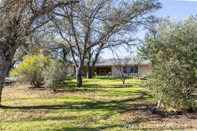 41443 Roaring River Court, Coarsegold, CA 93614