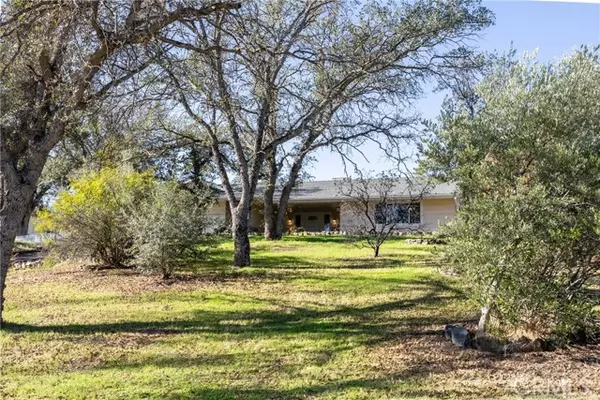 41443 Roaring River Court, Coarsegold, CA 93614