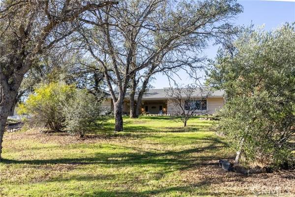 41443 Roaring River Court, Coarsegold, CA 93614