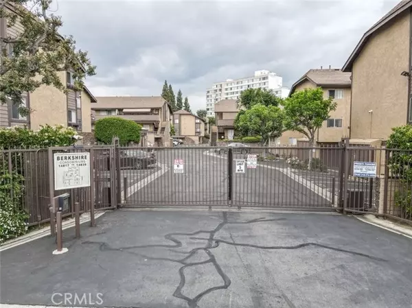 14829 Sherman Way #7, Van Nuys (los Angeles), CA 91405