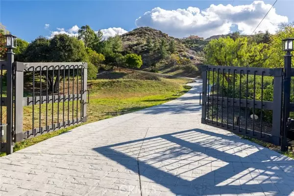 Canyon Country (santa Clarita), CA 91387,26644 Brooken Avenue