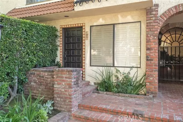 1323 S Carmelina Avenue #101, Los Angeles, CA 90025