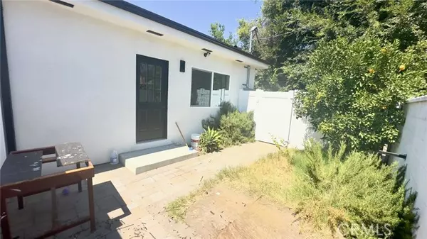 1565 Atchison Street, Pasadena, CA 91104