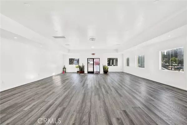 Glendale, CA 91206,109 N Cedar Street