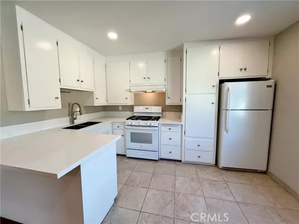 Glendale, CA 91202,455 W Dryden Street #19