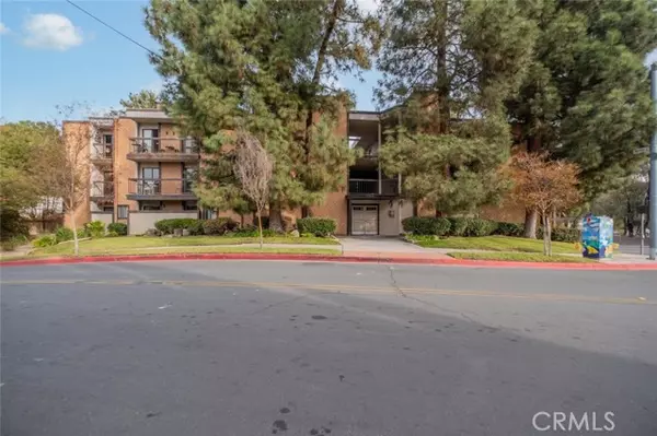 1745 Holly Drive #201, Glendale, CA 91206