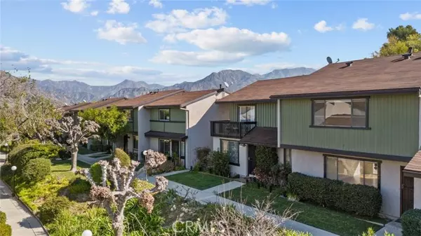Sunland (los Angeles), CA 91040,8740 Wyngate Street #1/4