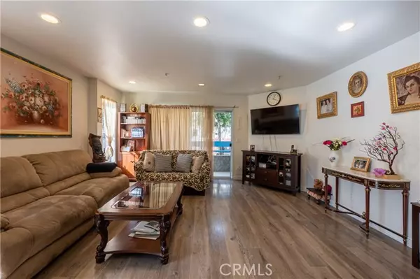 Glendale, CA 91206,345 N Kenwood Street #104