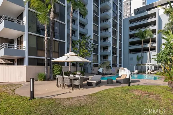 Glendale, CA 91203,345 Pioneer Drive #1705