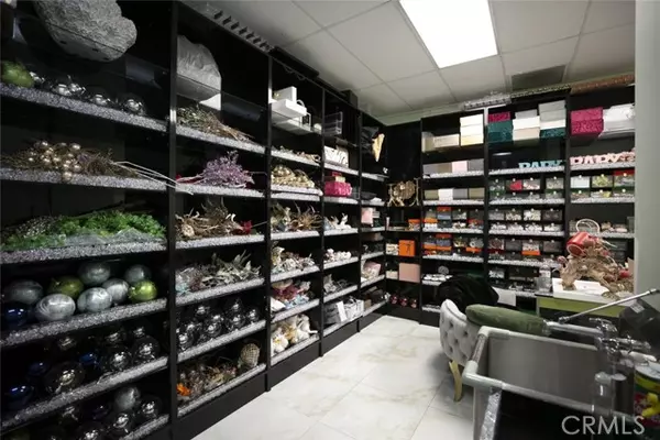 North Hollywood (los Angeles), CA 91605,Address not disclosed