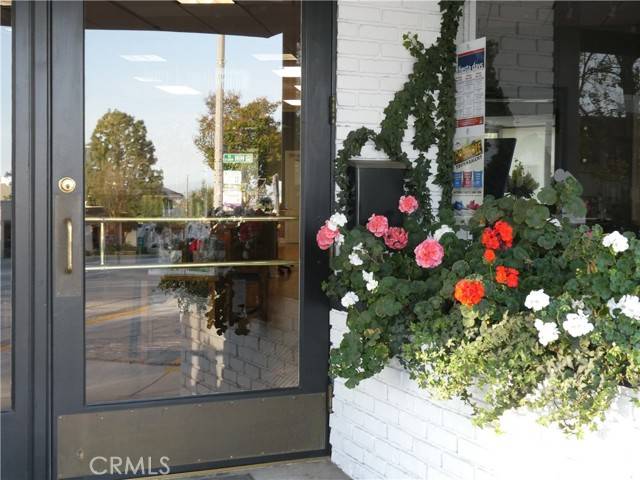 La Canada Flintridge, CA 91011,1101 Foothill Boulevard