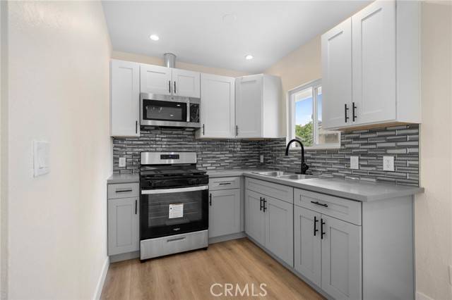 North Hollywood (los Angeles), CA 91606,6107 Hazelhurst Place