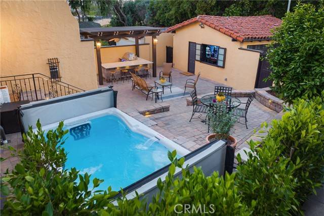 Glendale, CA 91207,516 E Stocker Street
