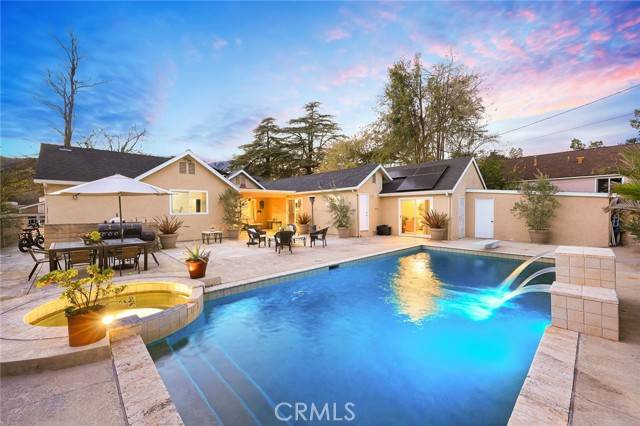 2020 Canada Boulevard, Glendale, CA 91208