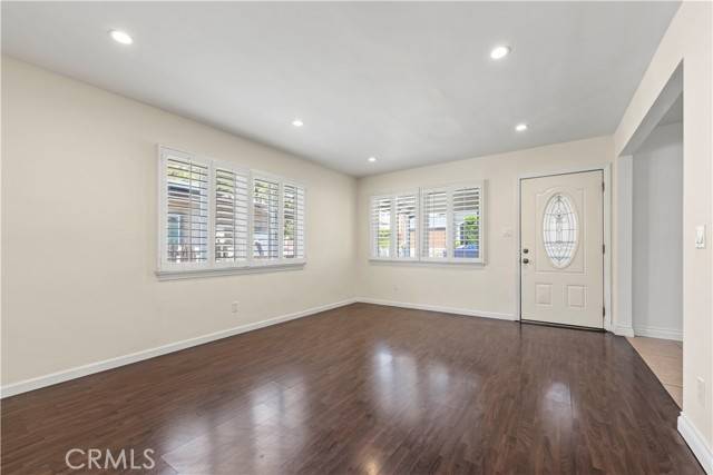 Sunland (los Angeles), CA 91040,10823 Mcvine Avenue