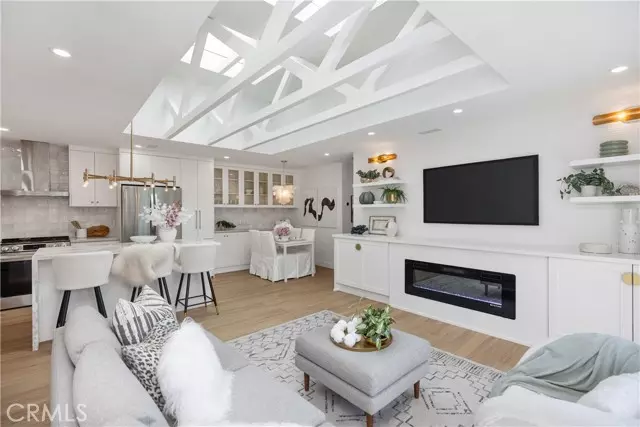 2070 Via Mariposa E #N, Laguna Woods, CA 92637